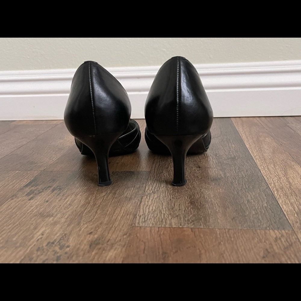 BCBG Black Heels sz 7.5 - Picture 4 of 4